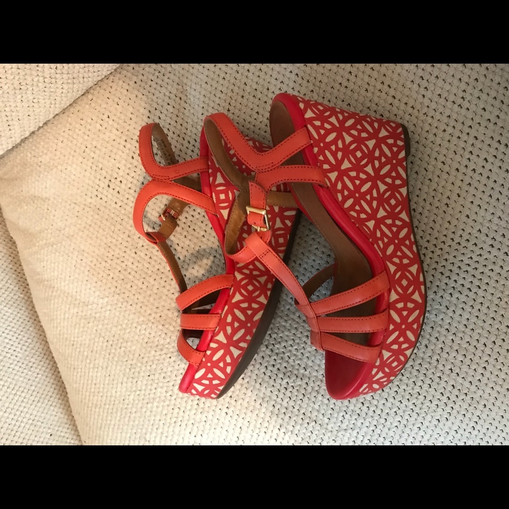 Clark’s wedges